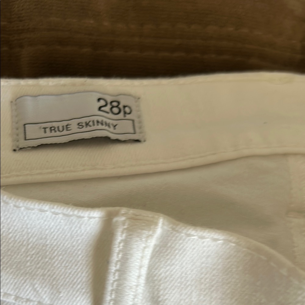 GAP White Skinny Jeans Essential Style